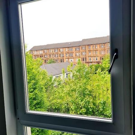Spacious 5Bed House, Free Parking, No Party ! 格拉斯哥 外观 照片